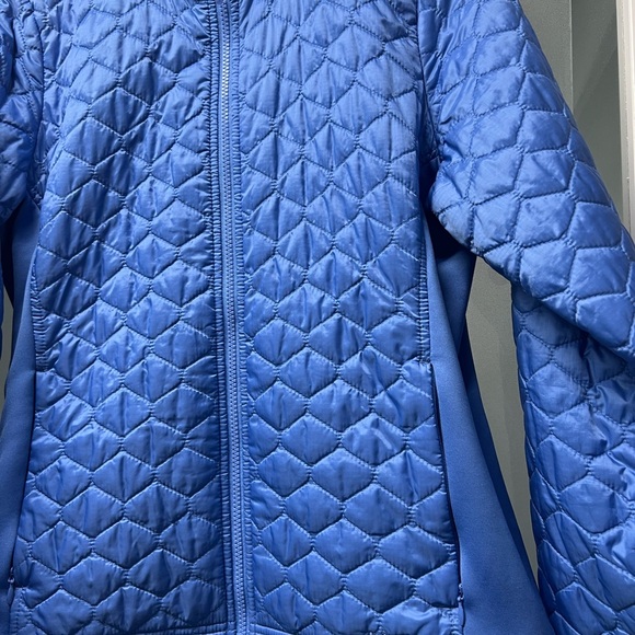 L.L. Bean thinsulate Blue Quilted Jacket - Picture 2 of 5